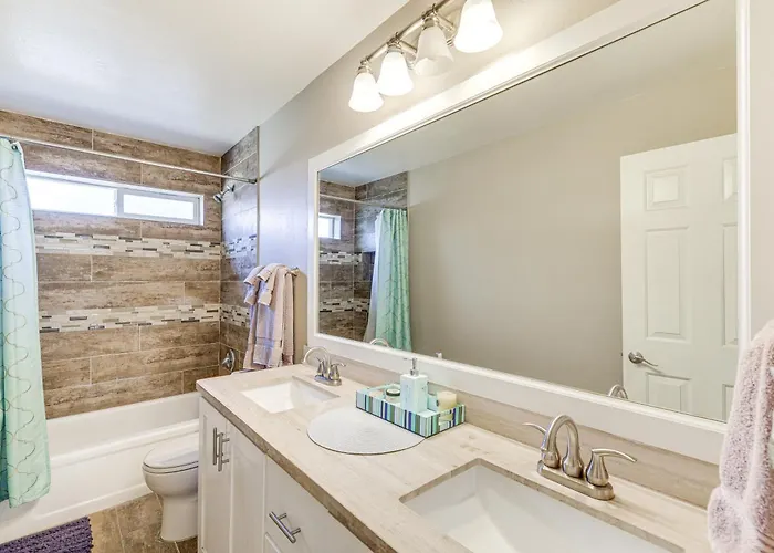 Holiday home 12 Mi To Old Town! W/ Furnished Patio *