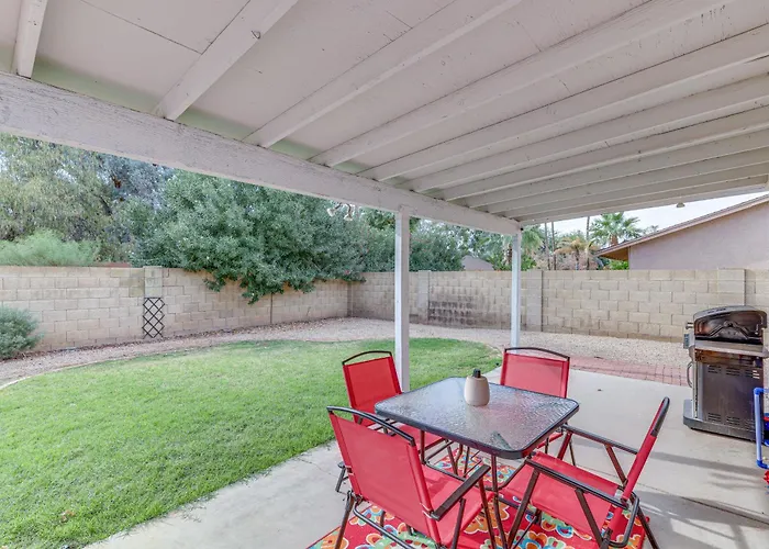 Holiday home 12 Mi To Old Town! W/ Furnished Patio *
