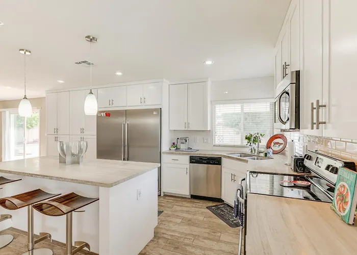 12 Mi To Old Town! W/ Furnished Patio Phoenix